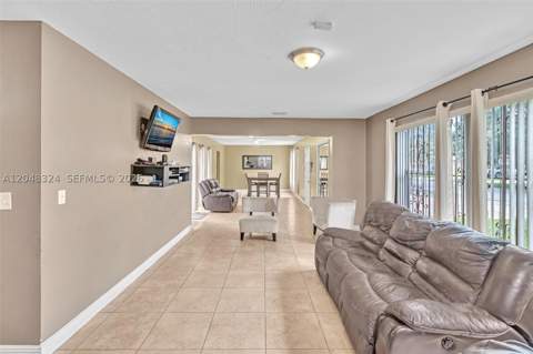 331 NE 176th St, North Miami Beach FL - photo 15 of 28