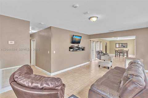 331 NE 176th St, North Miami Beach FL - photo 16 of 28