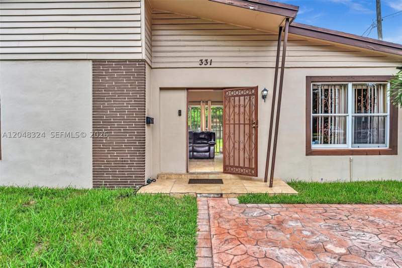 4 bedroom SingleFamilyResidence at 331 NE 176th St, Highland Manor Sec 5, North Miami Beach — photo 2