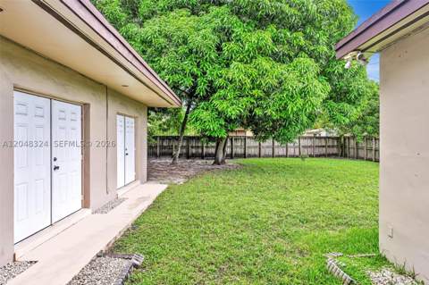 331 NE 176th St, North Miami Beach FL - photo 23 of 28