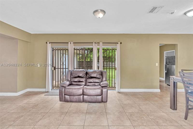 4 bedroom SingleFamilyResidence at 331 NE 176th St, Highland Manor Sec 5, North Miami Beach — photo 3