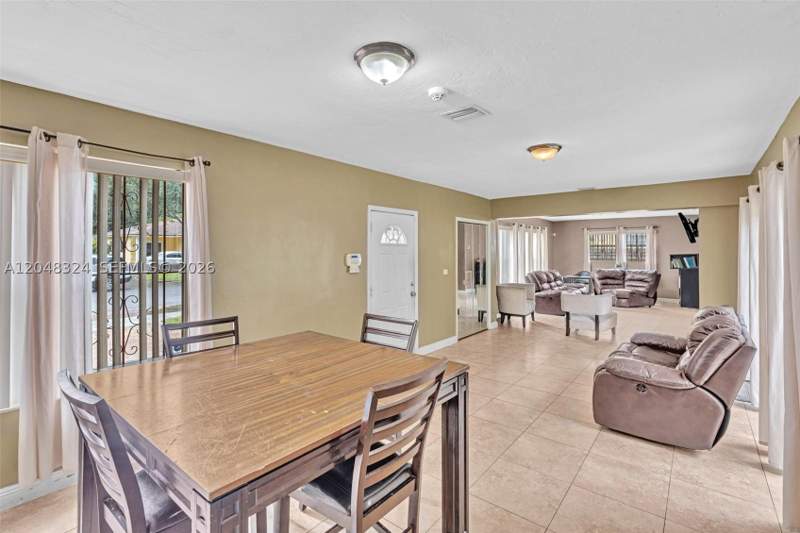 4 bedroom SingleFamilyResidence at 331 NE 176th St, Highland Manor Sec 5, North Miami Beach — photo 5