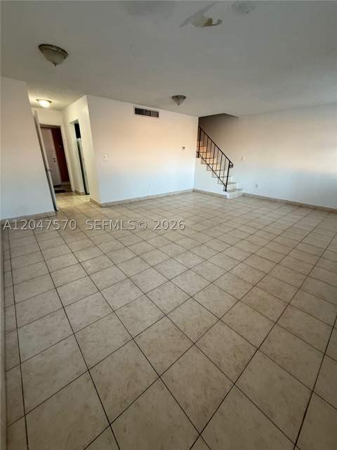 1305 W 53rd St 406, Hialeah FL - photo 11 of 30
