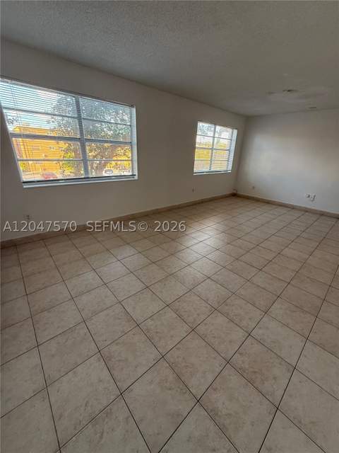 1305 W 53rd St 406, Hialeah FL - photo 15 of 30