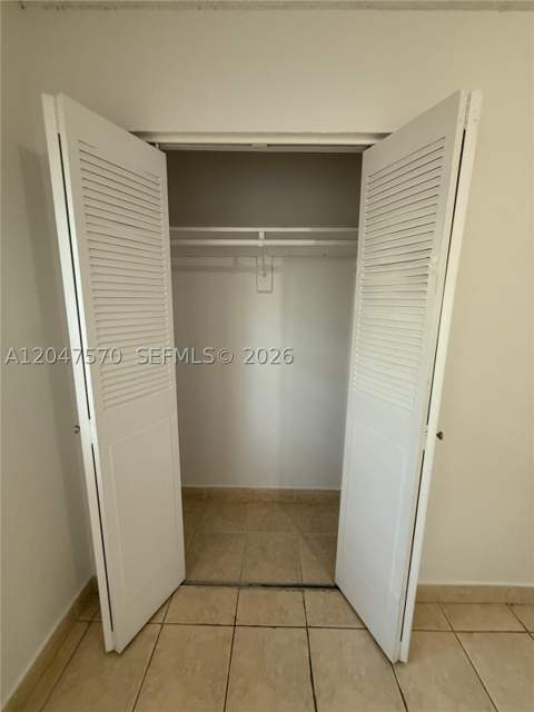 1305 W 53rd St 406, Hialeah FL - photo 22 of 30