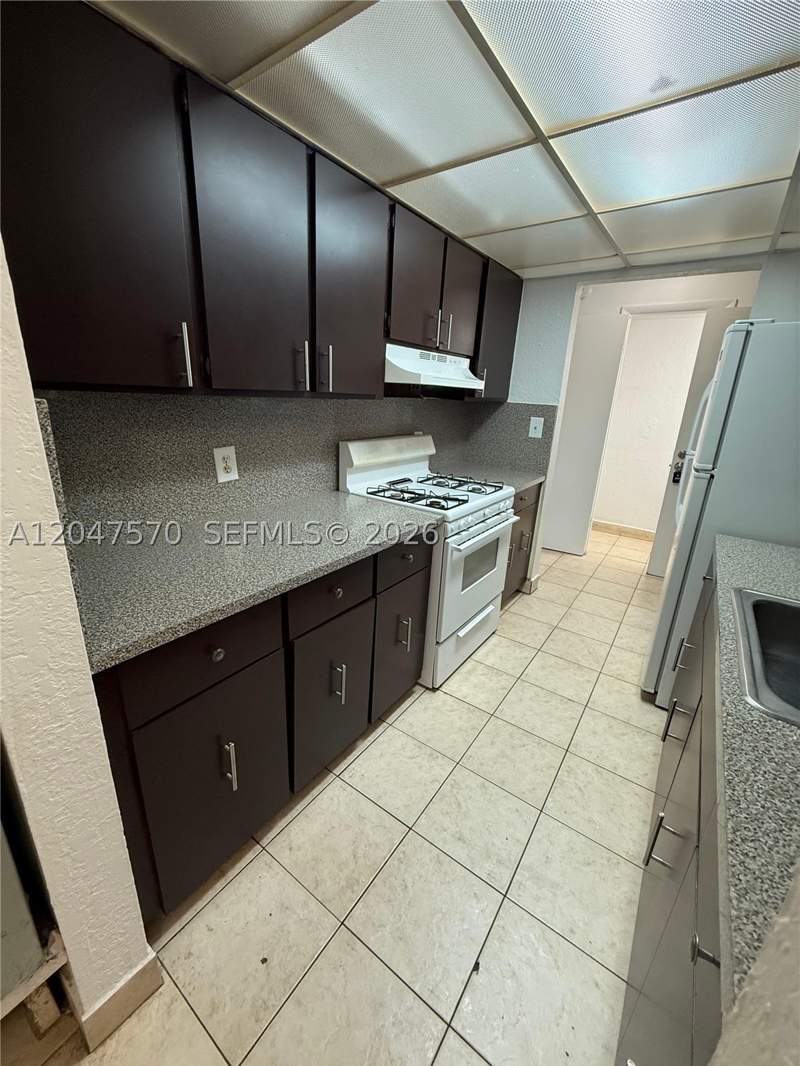 2 bedroom Condominium at 1305 W 53rd St 406, Villa Catalina Condo, Hialeah — photo 3