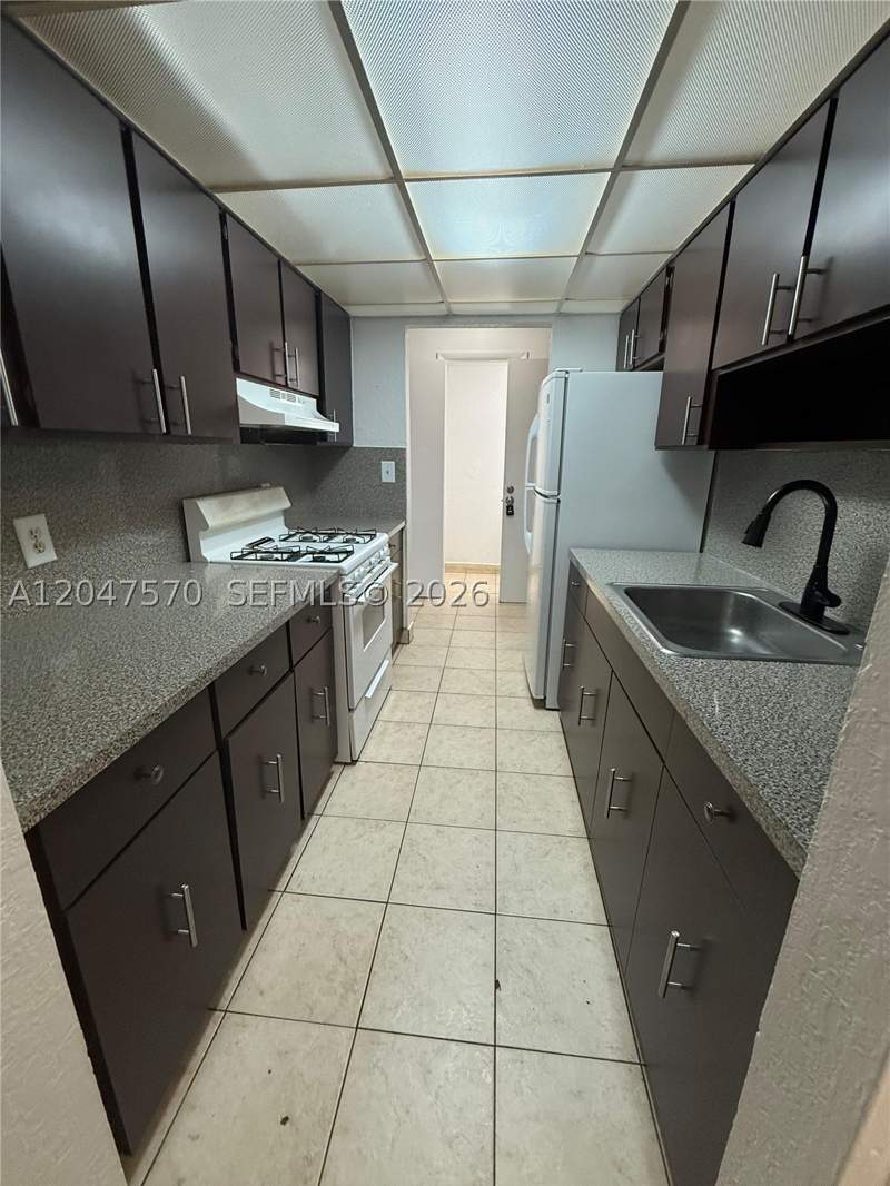 2 bedroom Condominium at 1305 W 53rd St 406, Villa Catalina Condo, Hialeah — photo 4