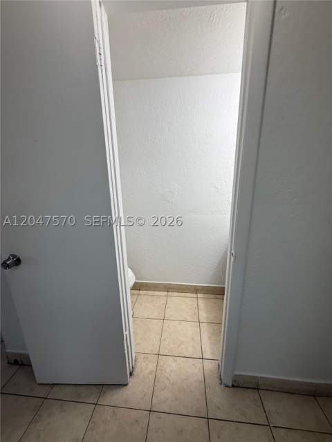 1305 W 53rd St 406, Hialeah FL - photo 6 of 30