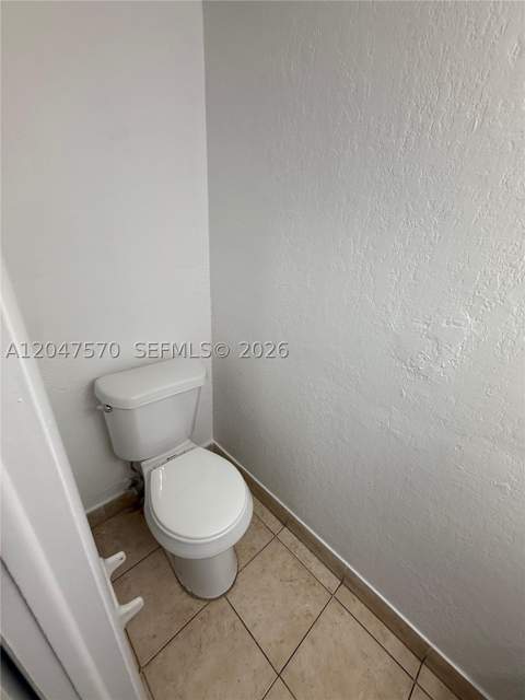 1305 W 53rd St 406, Hialeah FL - photo 8 of 30