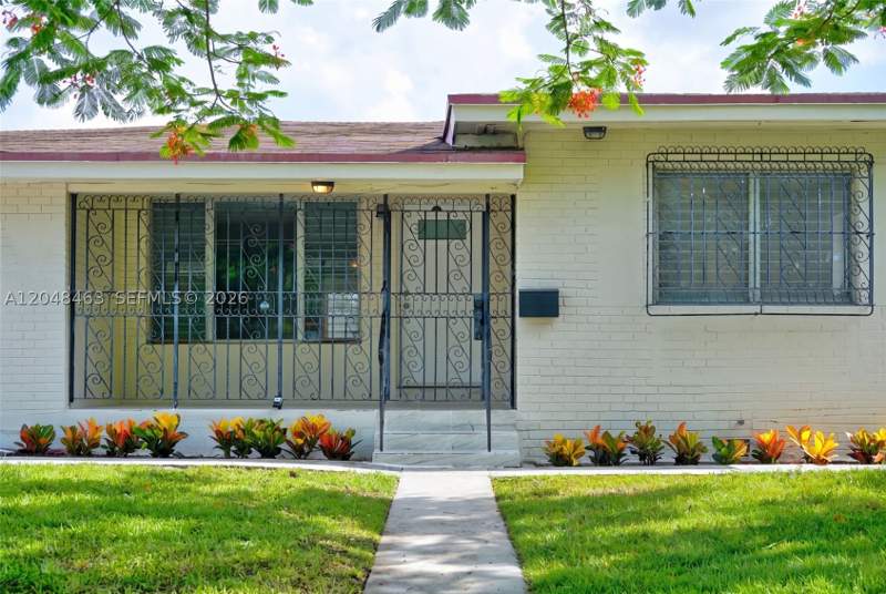 4 bedroom SingleFamilyResidence at 2323 NW 1st St, Glenroyal-Amd, Miami — photo 3