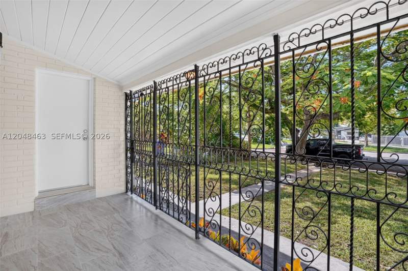 4 bedroom SingleFamilyResidence at 2323 NW 1st St, Glenroyal-Amd, Miami — photo 4