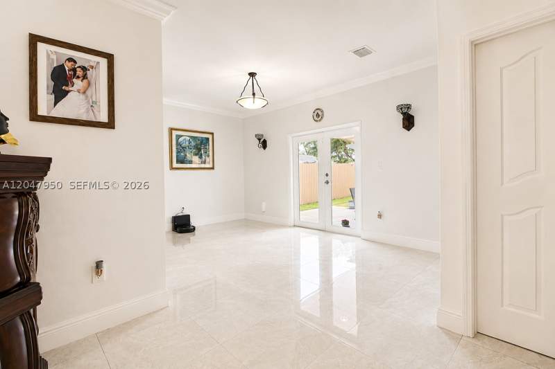 5 bedroom SingleFamilyResidence at 1351 NE 41st Pl, Cristys Homes, Homestead — photo 5
