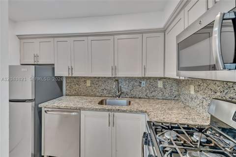 1205 Mariposa Ave 307, Coral Gables FL - photo 8 of 41