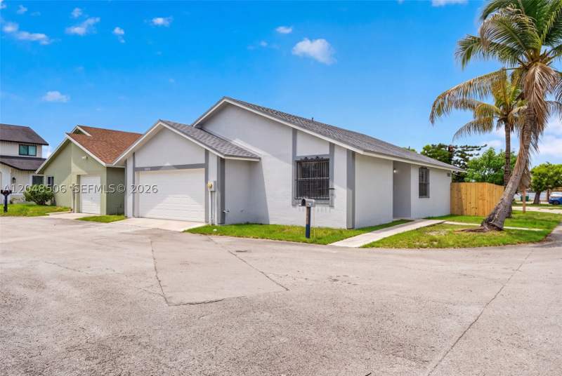 2 bedroom SingleFamilyResidence at 29617 SW 158th Ct, Greenwood Villas, Homestead — photo 3
