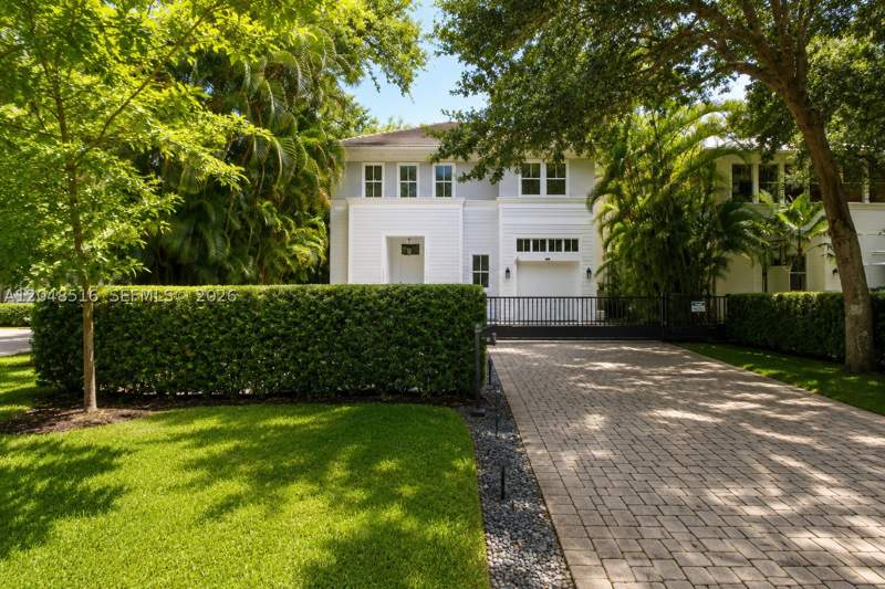 4 bedroom SingleFamilyResidence at 4724 SW 72nd St, University Place, Miami — photo 2