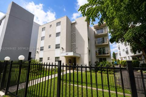1337 NW 1st St 12, Miami FL - photo 10 of 12