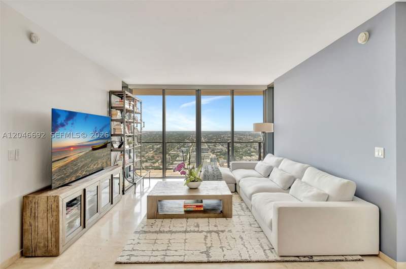 2 bedroom Condominium at 88 SW 7th St 3604, Rise Condo, Miami — photo 2