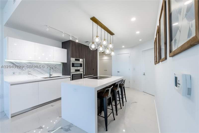 2 bedroom Condominium at 851 NE 1st Ave 3308, Paramount Miami Worldcent, Miami — photo 3