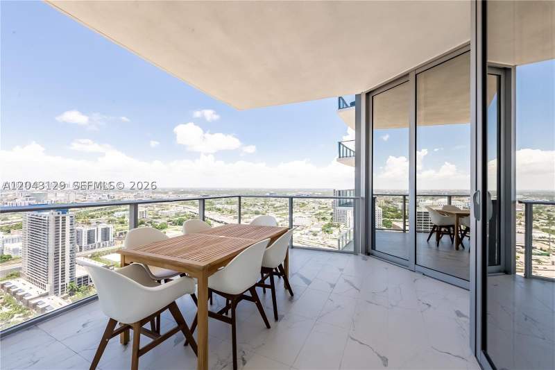 2 bedroom Condominium at 851 NE 1st Ave 3308, Paramount Miami Worldcent, Miami — photo 4