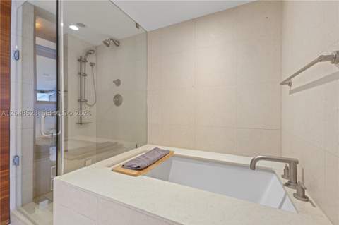6801 Collins Ave 516, Miami Beach FL - photo 7 of 7