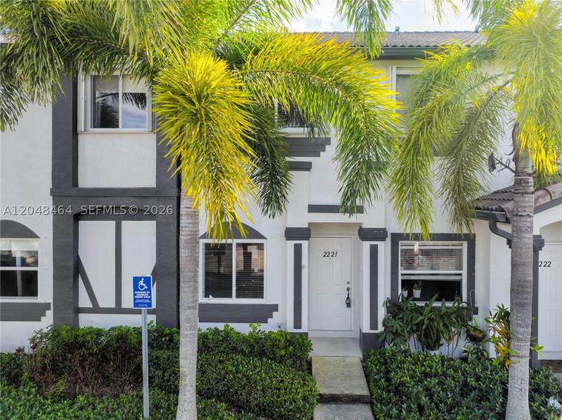 3 bedroom Townhouse at 2221 SE 26th Ln 2221, Towngate Condo Two, Homestead — photo 3
