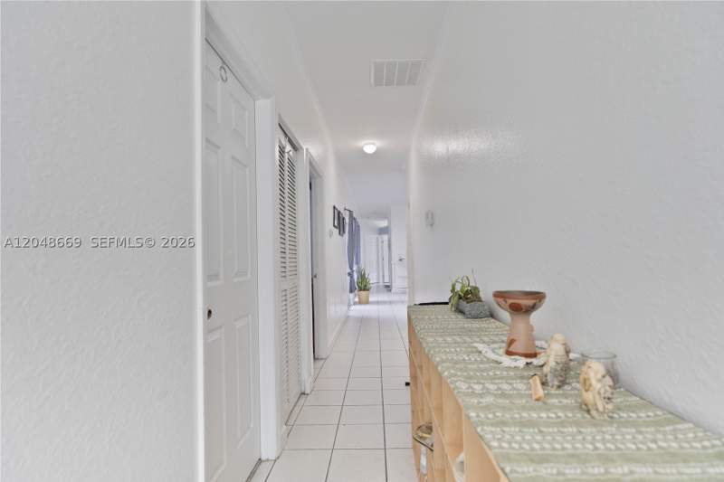 3 bedroom SingleFamilyResidence at 249 SE 32nd Ave, Fernandos Place, Homestead — photo 2