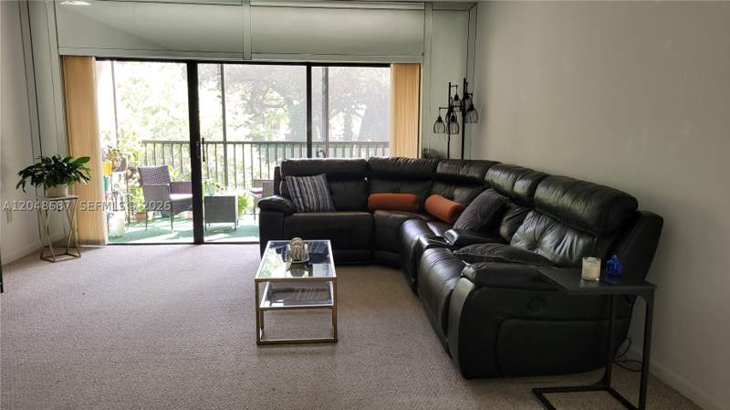 2 bedroom Condominium at 461 Ives Dairy Rd 204-2, Summertree Vilg Calif Cl, Miami — photo 4