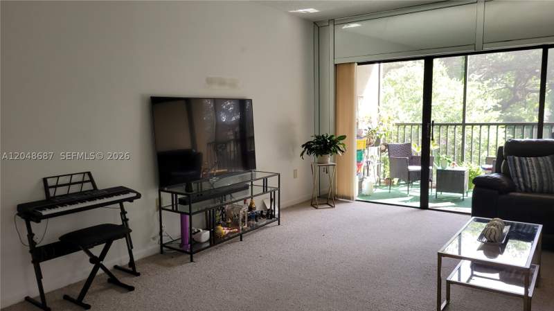2 bedroom Condominium at 461 Ives Dairy Rd 204-2, Summertree Vilg Calif Cl, Miami — photo 5