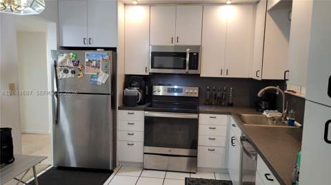 461 Ives Dairy Rd 204-2, Miami FL - photo 9 of 12