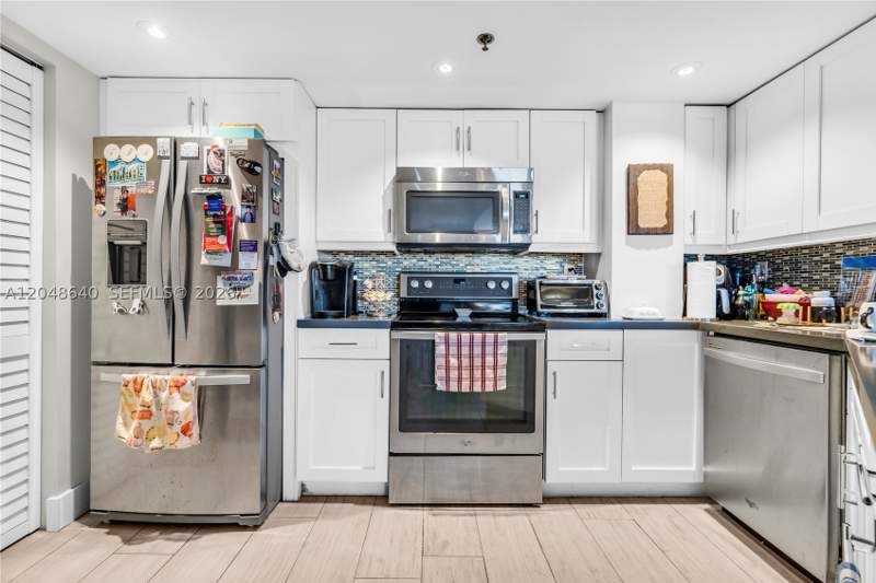 2 bedroom Condominium at 2351 Douglas Rd 1101, Gables Terrace Condo, Miami — photo 5