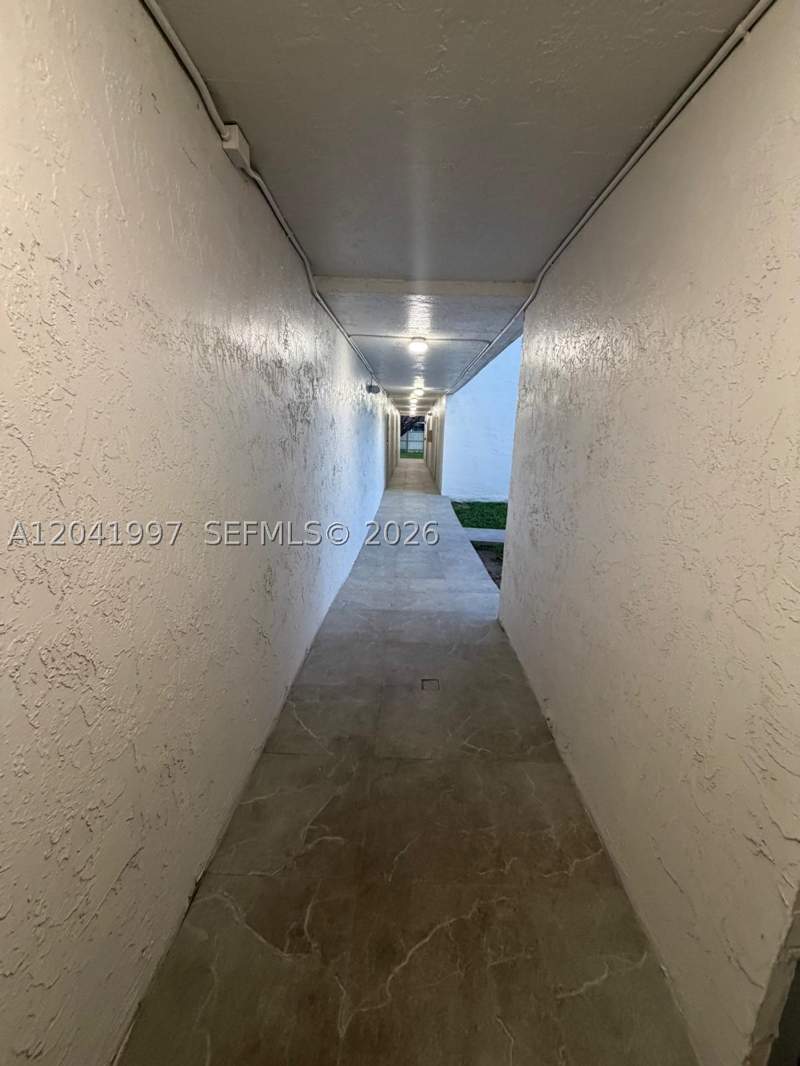 1 bedroom Condominium at 9520 SW 8th St 121, La Fuente Condo, Miami — photo 2