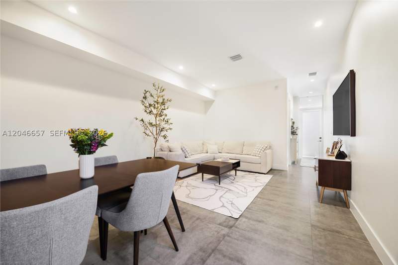3 bedroom Condominium at 3655 SW 25th St 3655, Silver Bluff Homesites, Miami — photo 5