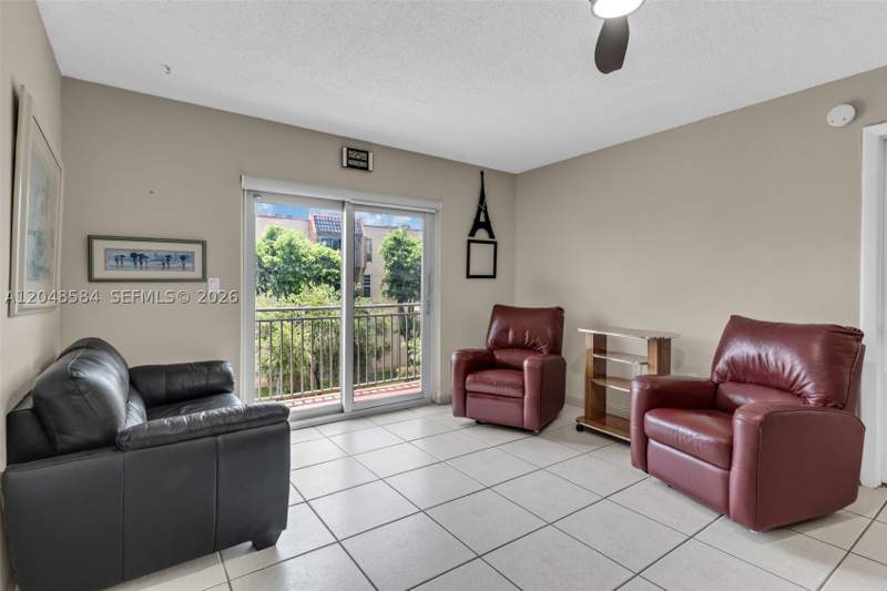 2 bedroom Condominium at 4715 NW 7th St 306-2, Sunset Villas Condo, Miami — photo 2