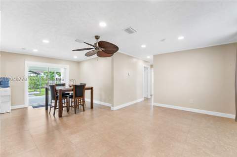 1759 W Mowry Ct, Homestead FL - photo 6 of 41