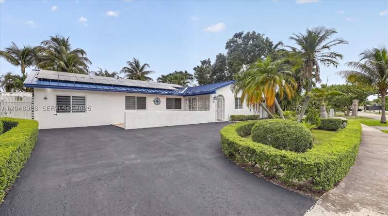 5 bedroom SingleFamilyResidence at 15022 SW 67th Ln, Lake Marks At Westwind, Miami — photo 3