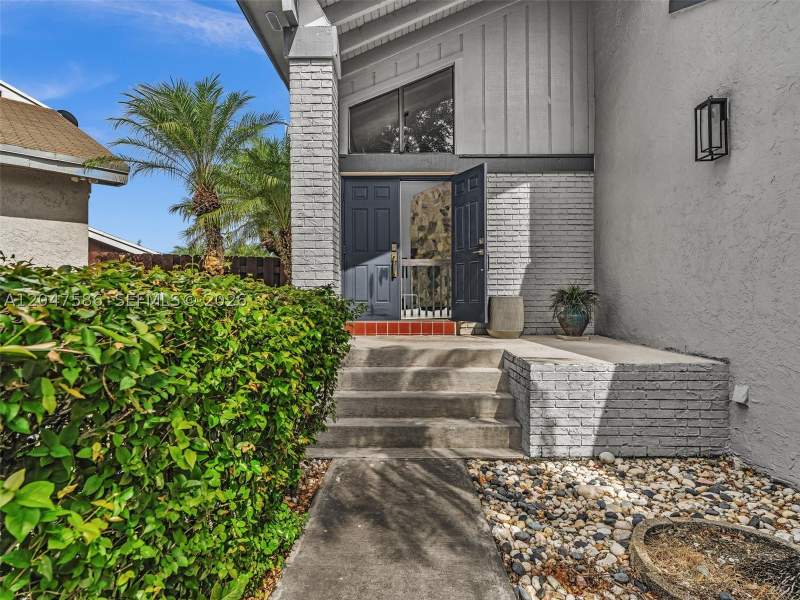 2 bedroom SingleFamilyResidence at 4224 SW 148th Pl, Lakes Of The Meadow Patio, Miami — photo 3