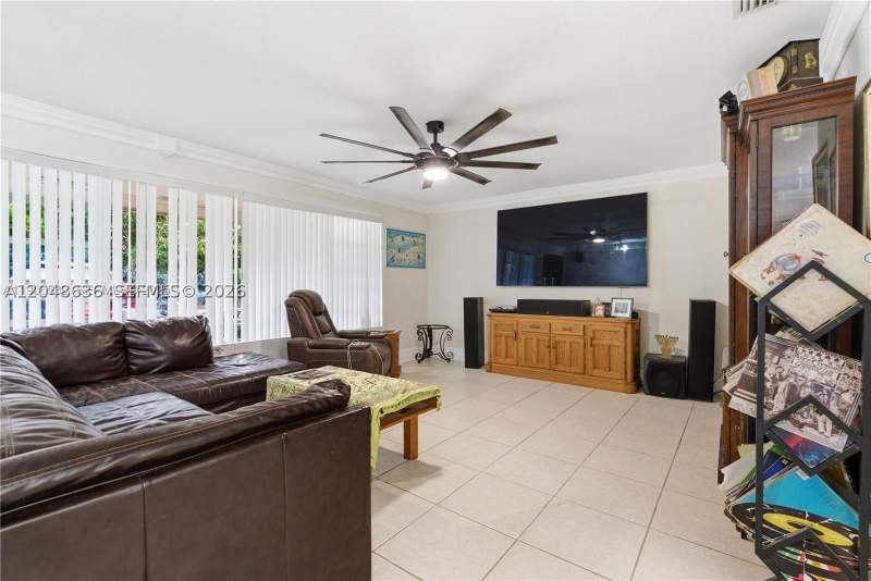 3 bedroom SingleFamilyResidence at 15490 SW 209th Ave, No subdi, Miami — photo 5