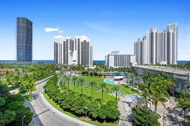 1 bedroom Condominium at 19370 Collins Ave 517, Ocean Reserve Condo, Sunny Isles Beach — photo 2