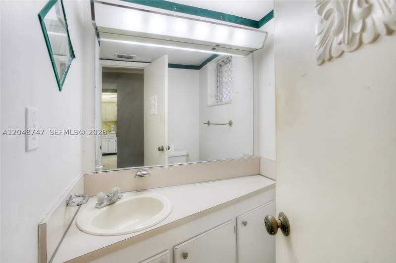 1 bedroom Condominium at 1501 NE 191st St C106, Rolling Green Condo C, Miami — photo 5