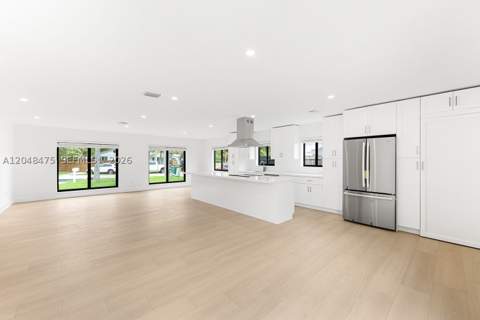 18451 SW 90th Ave, Cutler Bay FL - photo 13 of 52