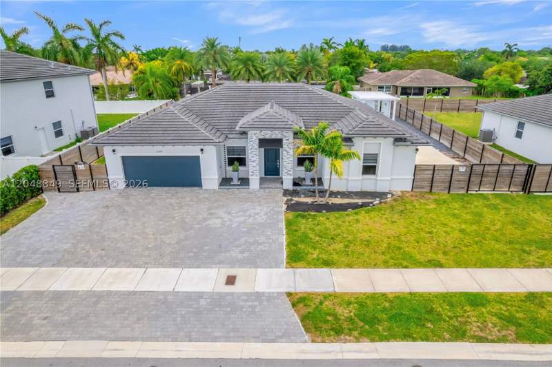 4 bedroom SingleFamilyResidence at 21100 SW 127th Pl, Siena North, Miami — photo 3