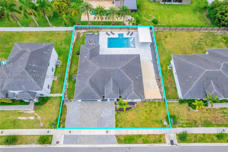 4 bedroom SingleFamilyResidence at 21100 SW 127th Pl, Siena North, Miami — photo 5