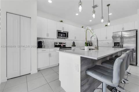 21100 SW 127th Pl, Miami FL - photo 7 of 36