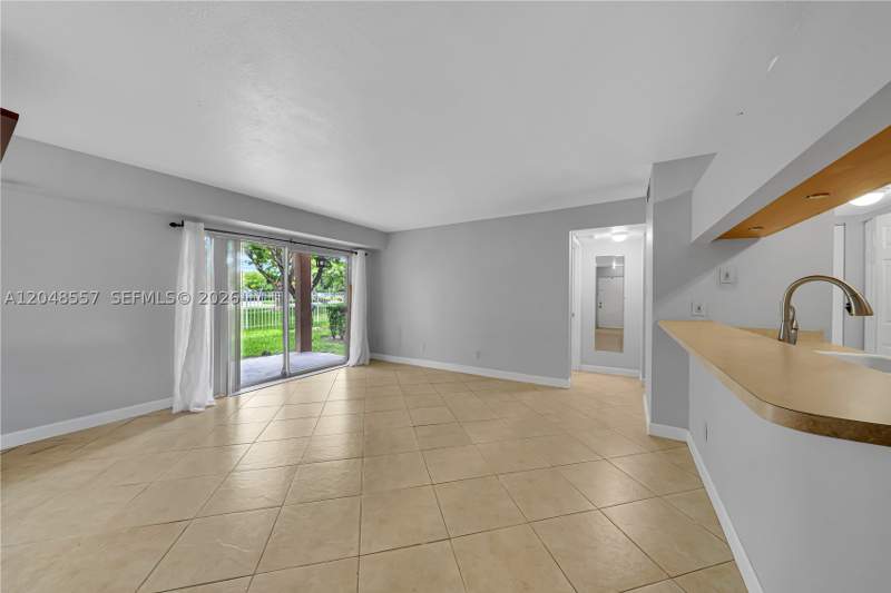 2 bedroom Condominium at 15770 SW 106th Ter 106, Royal Palm Place, Miami — photo 3