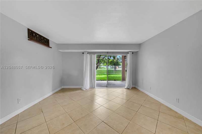 2 bedroom Condominium at 15770 SW 106th Ter 106, Royal Palm Place, Miami — photo 4