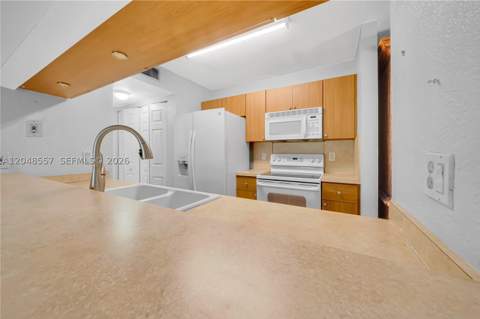 15770 SW 106th Ter 106, Miami FL - photo 9 of 27