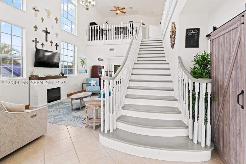 7 bedroom SingleFamilyResidence at 901 Dove Ave, Vann Sub, Miami Springs — photo 2