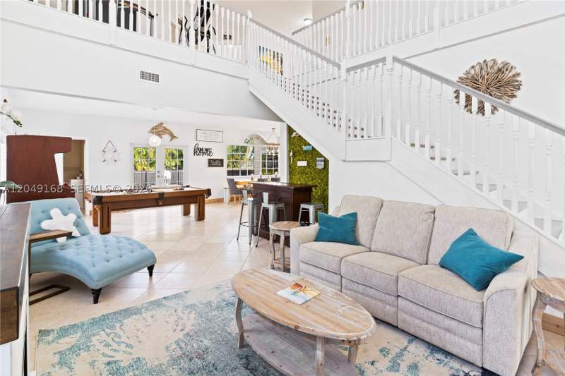 7 bedroom SingleFamilyResidence at 901 Dove Ave, Vann Sub, Miami Springs — photo 5