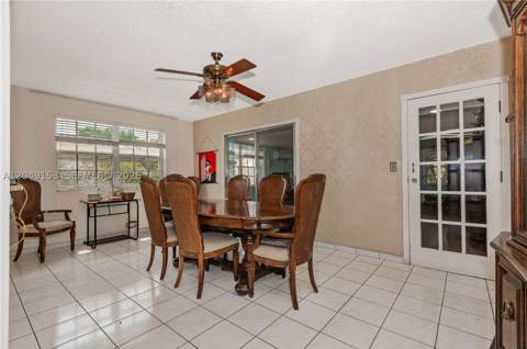 292 W 39th Pl, Hialeah FL - photo 15 of 39