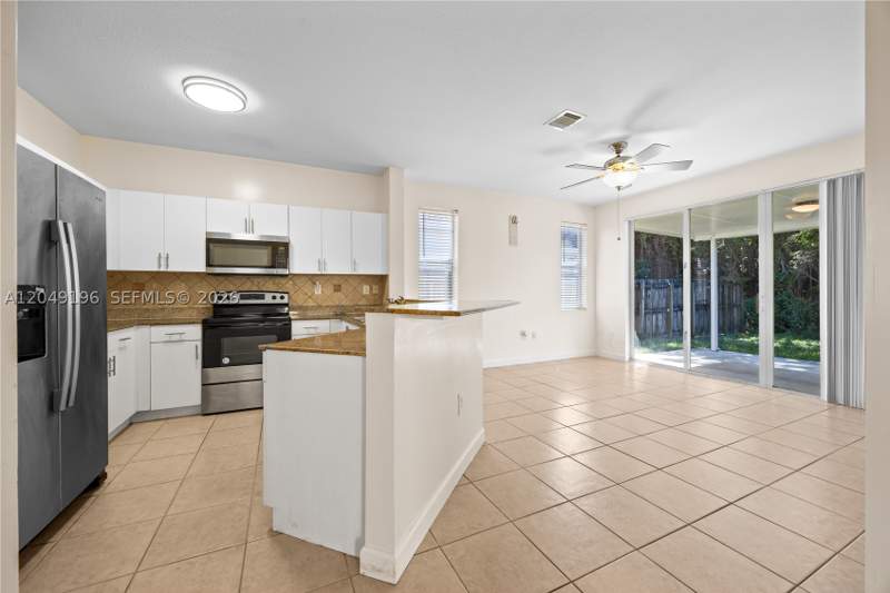4 bedroom SingleFamilyResidence at 10770 SW 245th St, Villas Del Campo Sub, Homestead — photo 5